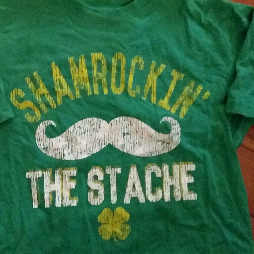 Green St Patricks boys tshirt size L